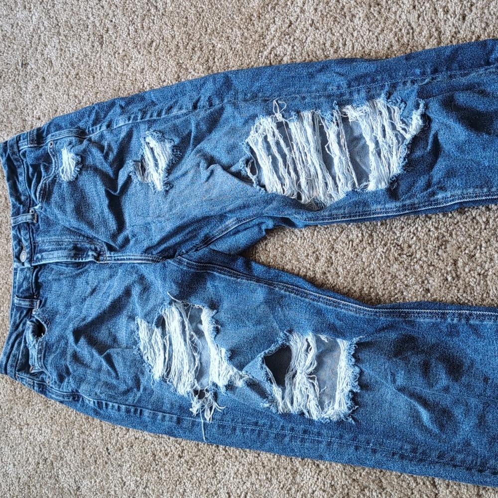 American Eagle Distressed Jeans